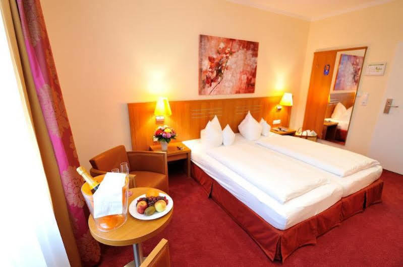 Hotel Vis A Vis Lindau  Eksteriør bilde